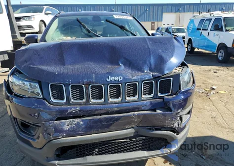 2018 Jeep Compass Latitude из США, поврежденный, VIN 3C4NJDBB8JT270557